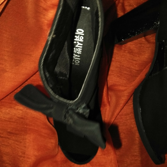 Shoes - Picture 3 of 3